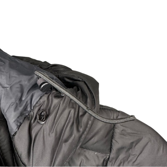 Women’s North Face down jacket - Picture 5 of 5